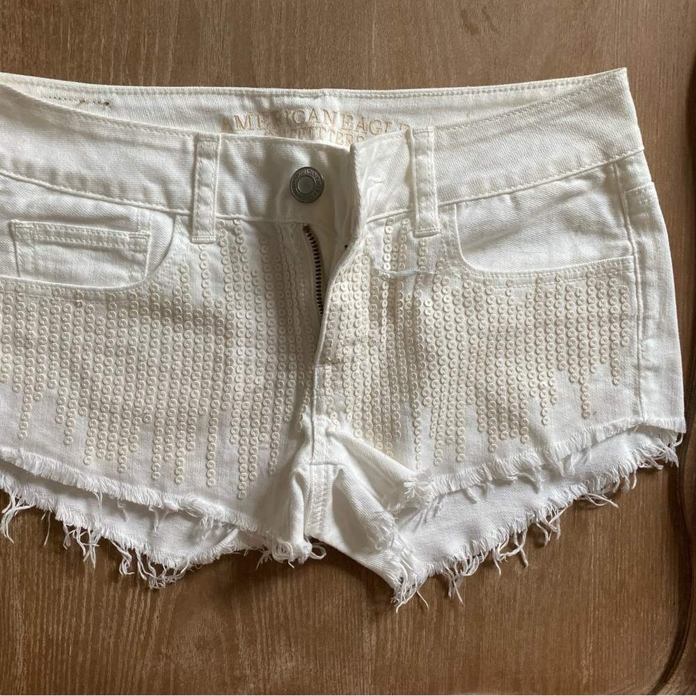 American eagle white shorts
